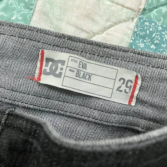 Y2K DC Micro Mini Eva Skirt Womens 29 Black Denim Ruffle Skate 2000s Cargo - Picture 5 of 10